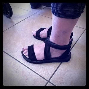 Like new Skechers Sandals
